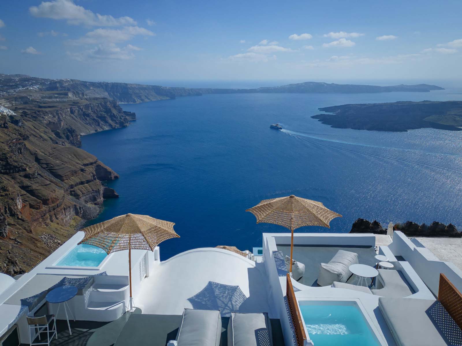 Grand Suite with Caldera View and outdoor Hot Tub - Private Terrace ...